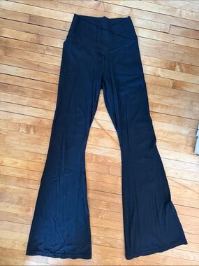Aerie Women's High-Waist Crossover Flared Yoga Pants - Black